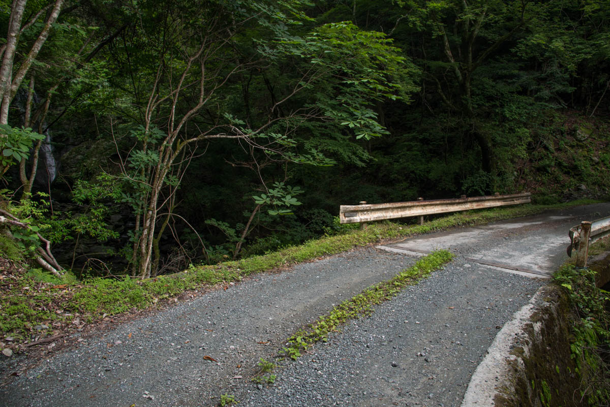 汗見川の赤滝までの道
