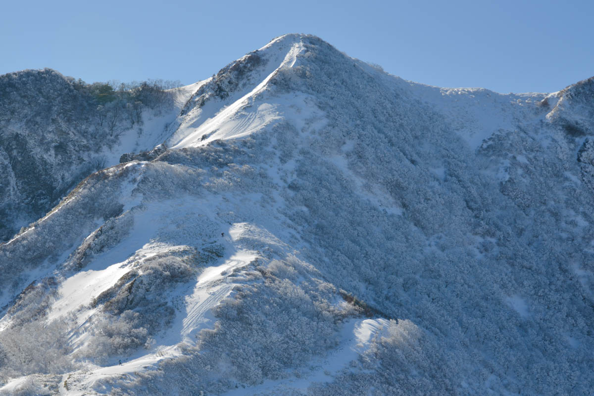 伊予富士 1756m 四国西部の名峰を一望できる眺望