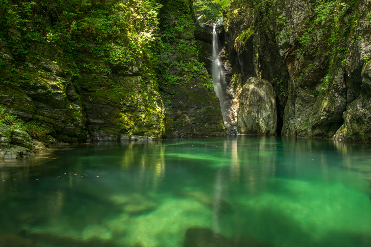 安居渓谷 四国きっての美しい水流が魅力の渓谷